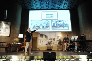 Garin Nugroho memaparkan pemikiran Raden Haji Oemar Said Tjokroaminoto di Galeri Indonesia Kaya.