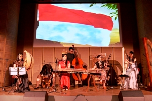 Pentas Dunia Dawai Nan Eksotis di Galeri Indonesia Kaya, Jakarta.