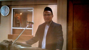 Dr. Taufan Maulamin saat menyampaikan disertasi program doktor di Universitas Trisakti Jakarta.