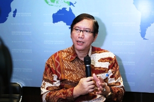 Direktur Jenderal Kerjasama Perdagangan Internasional Bachrul Chairi saat media briefing rencana pagelaran konferensi 24th World Economic Forum on East Asia 2015